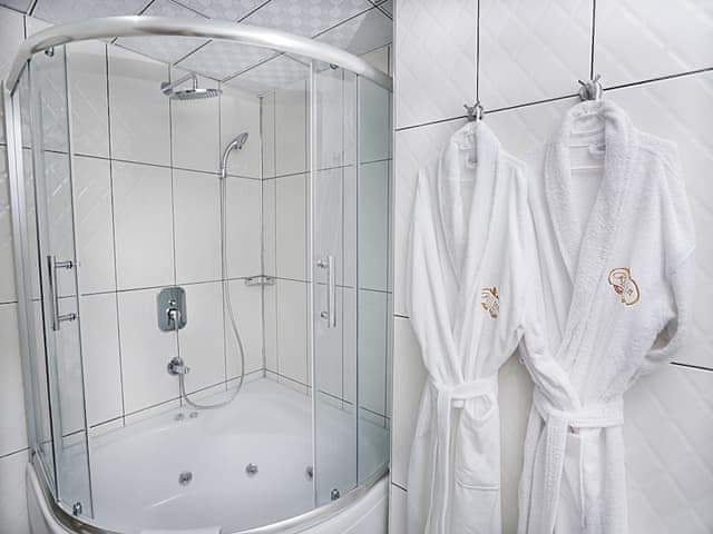 Delüks Üç Kişilik Oda