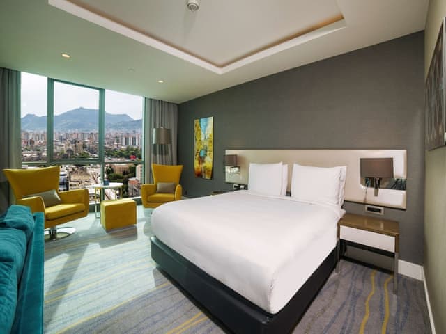 Suite, Corner