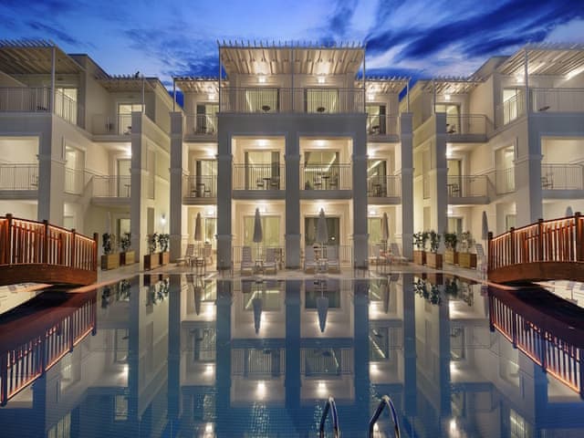 Jasmine Lake House Pool