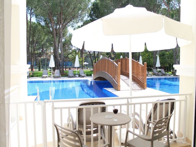 Jasmine Lake House Lagoon