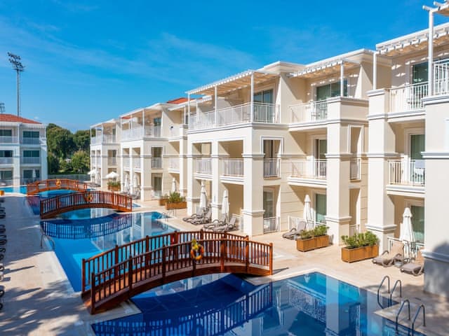 Jasmine Lake House Pool