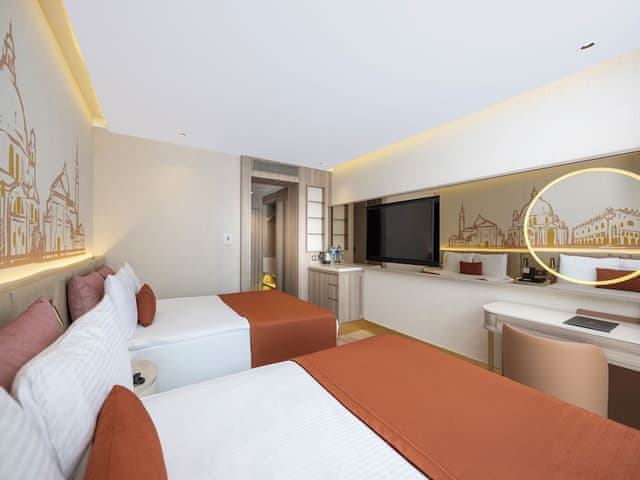 Deluxe Double or Twin Room, Balcony