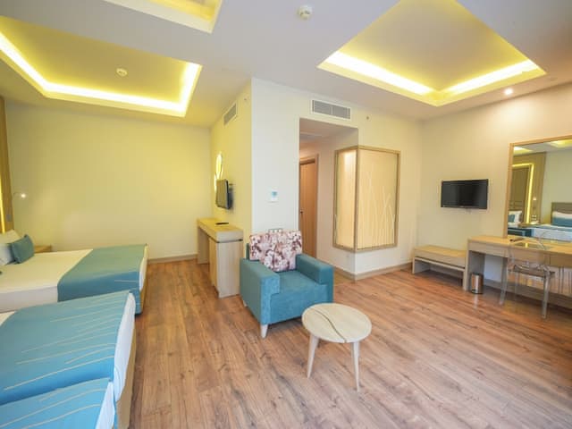 Grand Quadruple Room, 1 Bedroom, Garden View