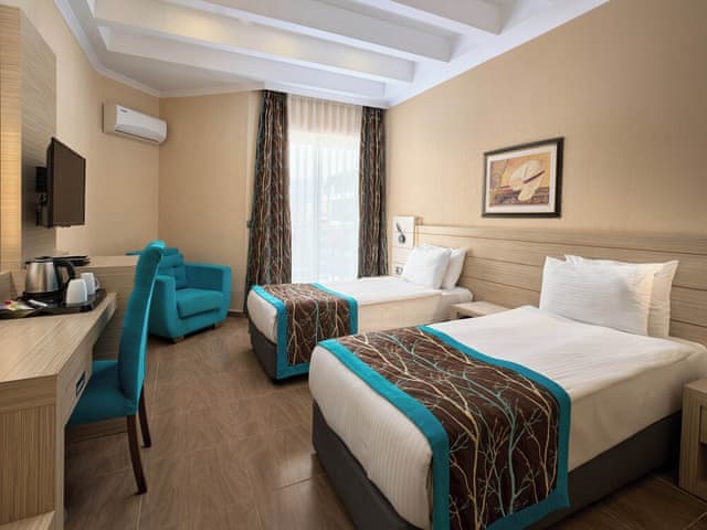 Standard Room with Lateral Sea View