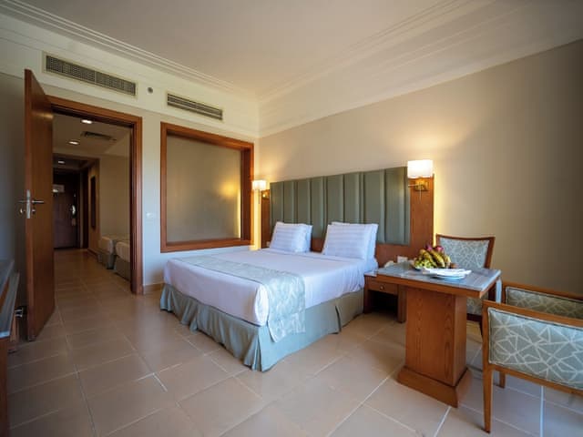 Family Room, Pool View (Interconnected)