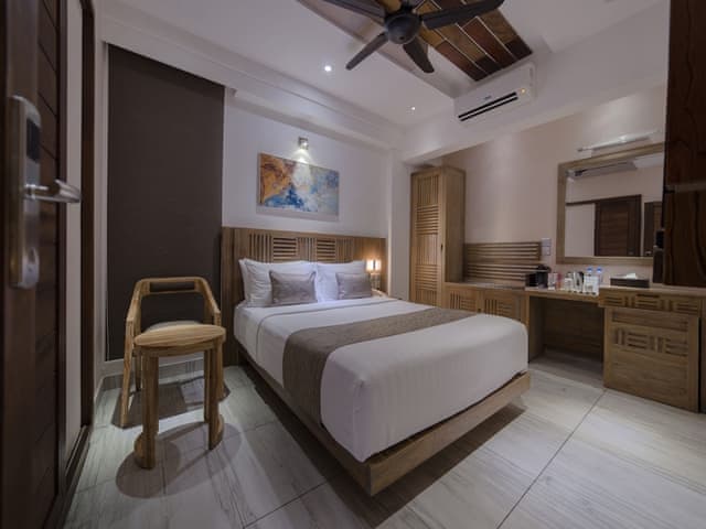 Deluxe Double Room (Free Airport Transfer)