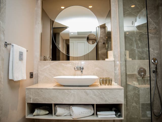 Superior Room, 1 King Bed