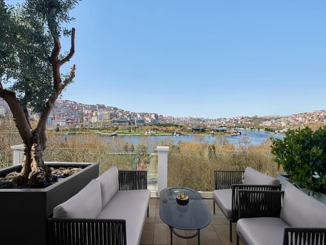 Suite, Terrace (Lifestyle, with Spa Bath)