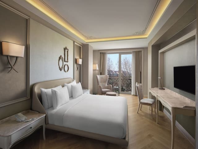 Superior Room, 1 King Bed