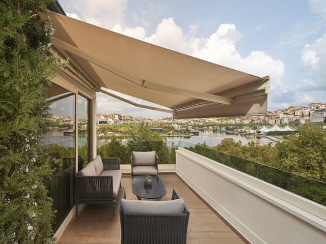 Panoramic Suite (Golden Horn, With Spa Bath)