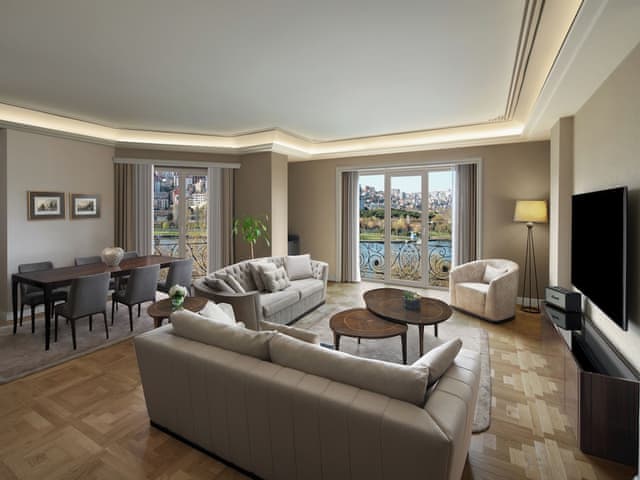 Signature Suite (Golden Horn, Park, with Spa Bath)
