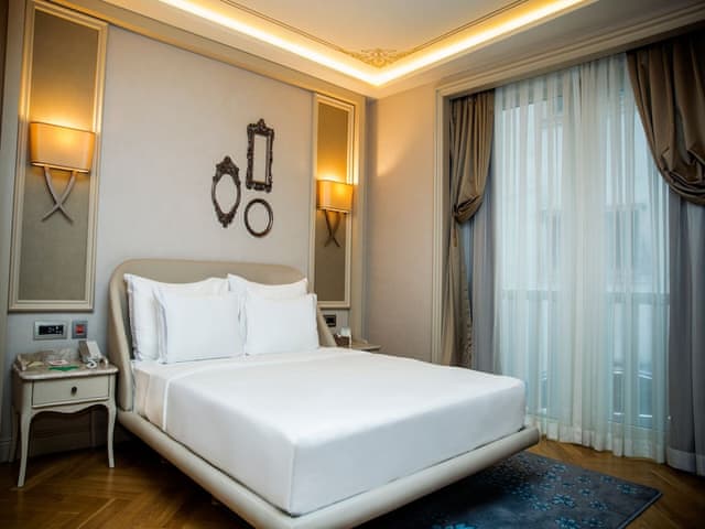 Superior Room, 1 King Bed