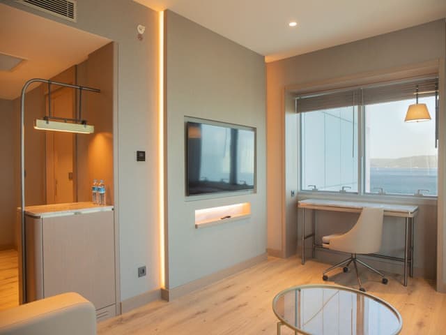 DELUXE CORNER SUIT BOSPHORUS VIEW