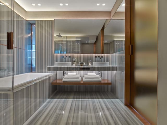 Superior Room, 1 King Bed