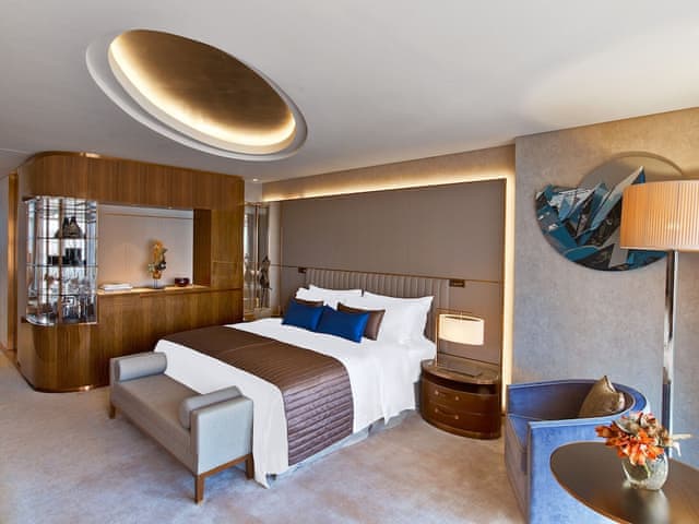 Superior Room, 1 King Bed