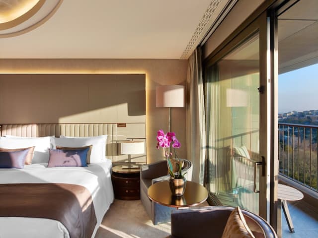 Grand Room, 1 King Bed, Balcony