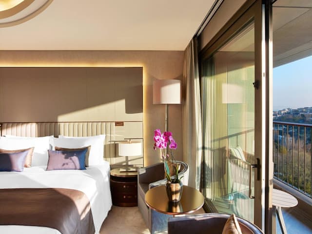 Grand Room, 1 King Bed, Balcony