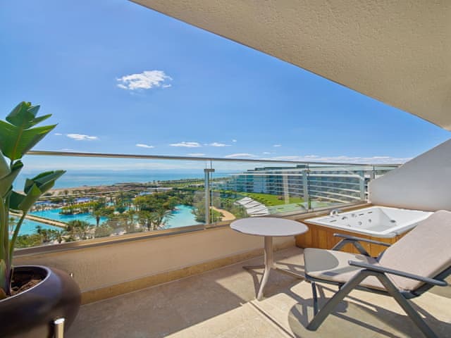 Family Suite Roof Sea