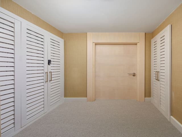 Terrace Lagoon Family Suite