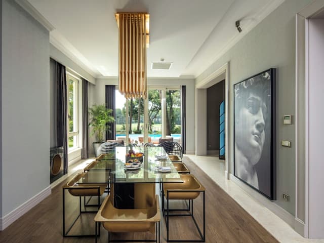 Albatross Deluxe Villa