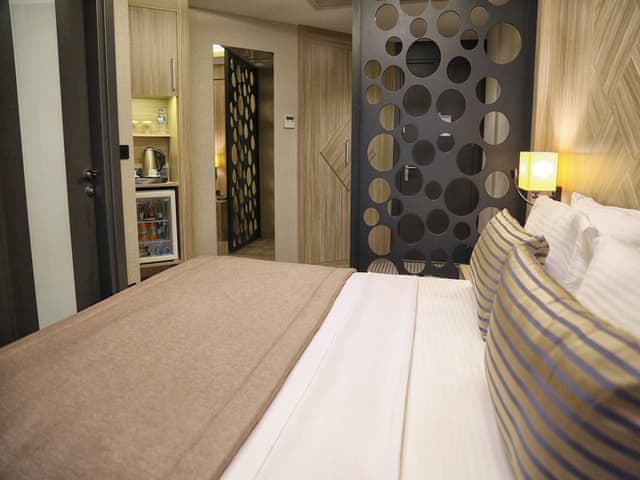 Room, 1 King Bed, Non Smoking