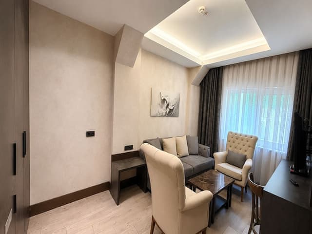 Garden View Suite