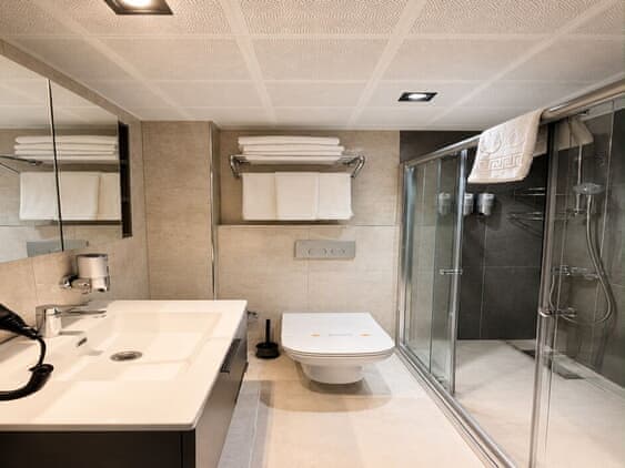 Triple Room, City View