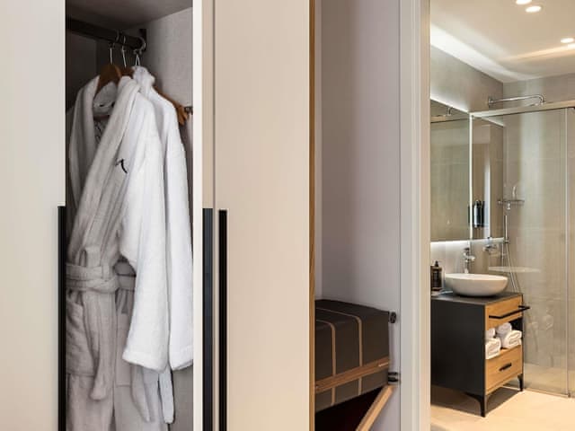 Superior Room, 1 Queen Bed