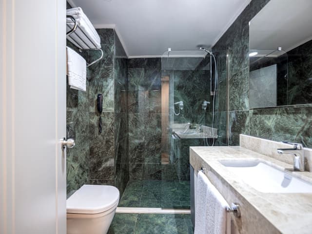 Superior Room, 1 Queen Bed