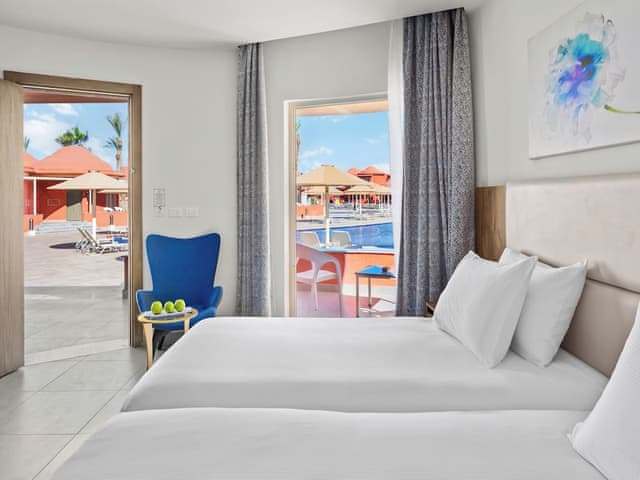 Delüks Oda Havuz Manzaralı