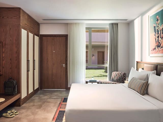 Room, Connecting Rooms (General Admission)