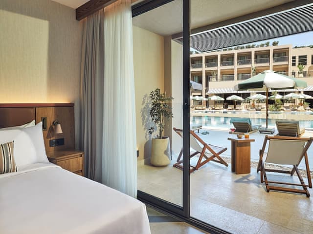 Room, 1 King Bed, Pool View (All Access)