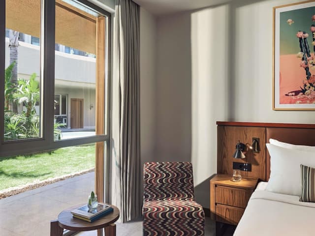 Room, Connecting Rooms (General Admission)