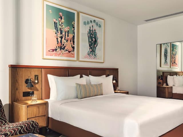 Room, Connecting Rooms (General Admission)