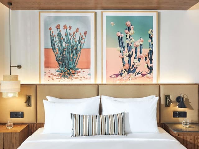 Suite, 1 King Bed, Pool View (Platinum)