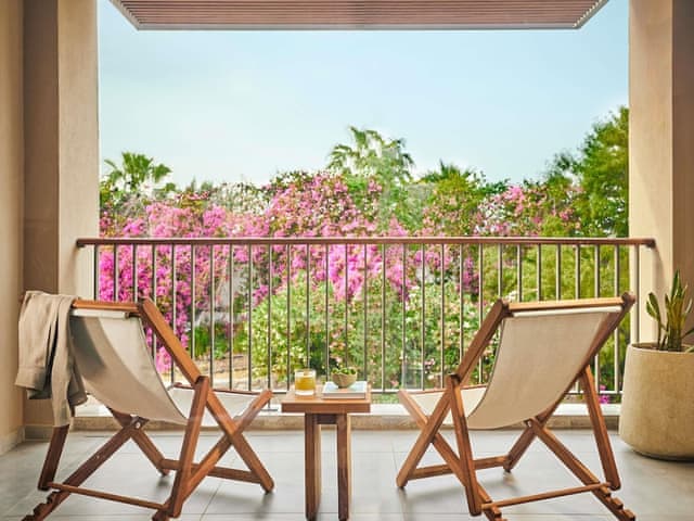 Room, 1 King Bed, Garden View (General Admission)