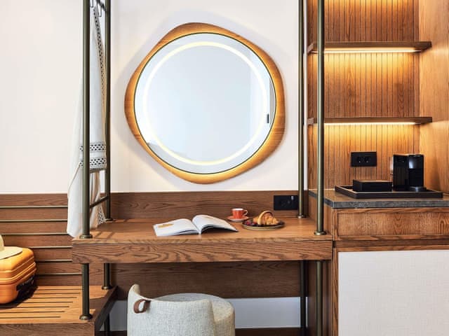 Room, 1 King Bed (Platinum Swim Up with Pool)