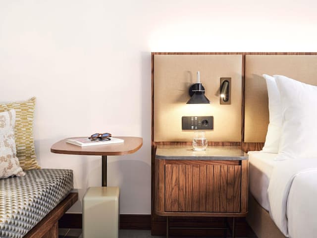 Room, 1 King Bed (Platinum Swim Up with Pool)