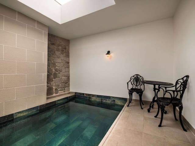 Executive Suite (Relaxing Pool)