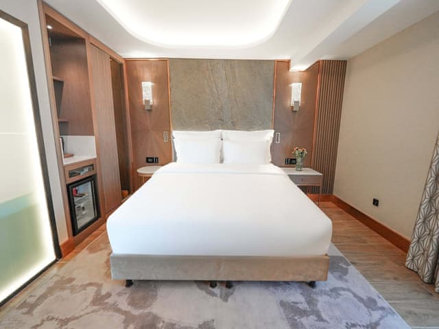 Deluxe Room, 1 King Bed