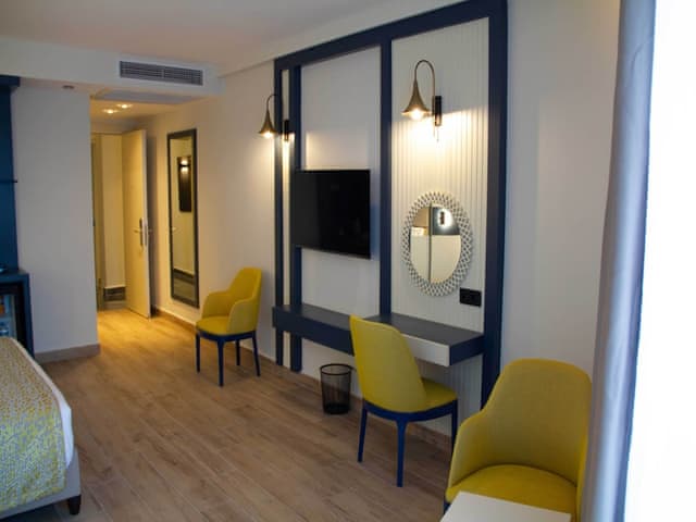 Family Room, Multiple Beds