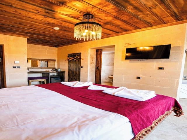 Luxury Room With JAKUZI, Balcony