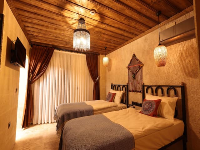 Deluxe Twin Room with Balcony