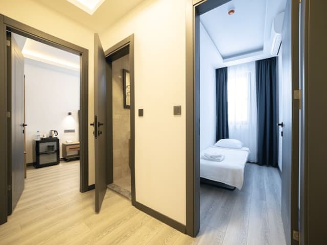 Deluxe Triple Room, Multiple Beds, Non Smoking, City View