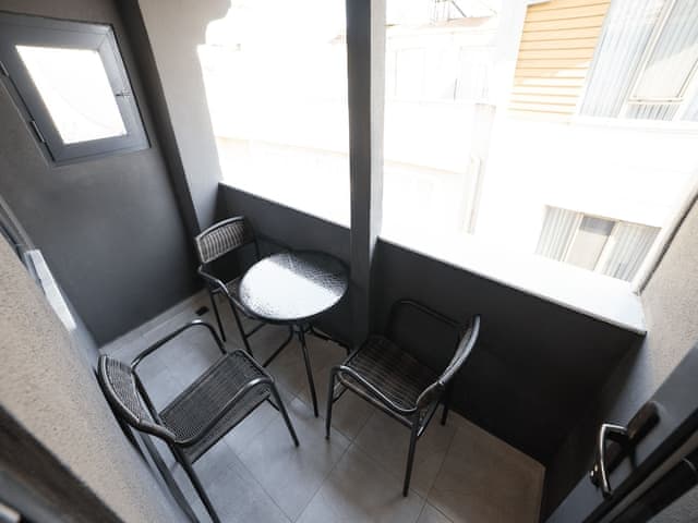 Family Room, Multiple Bedrooms, Non Smoking, City View