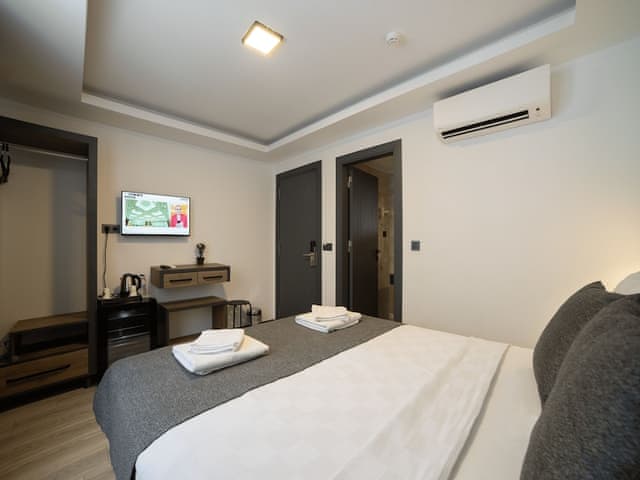 Standard Room, 1 Double Bed, Non Smoking, City View