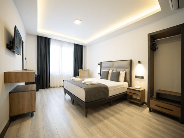 Deluxe Room, 1 Double Bed, Non Smoking, City View