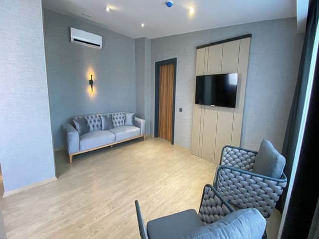 Standard Room, Poolside (French Bed)