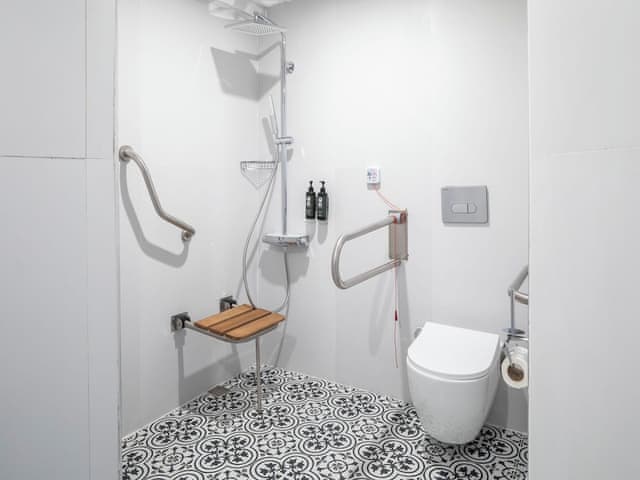 Standard Room, Accessible, Poolside (Mobility, French Bed)