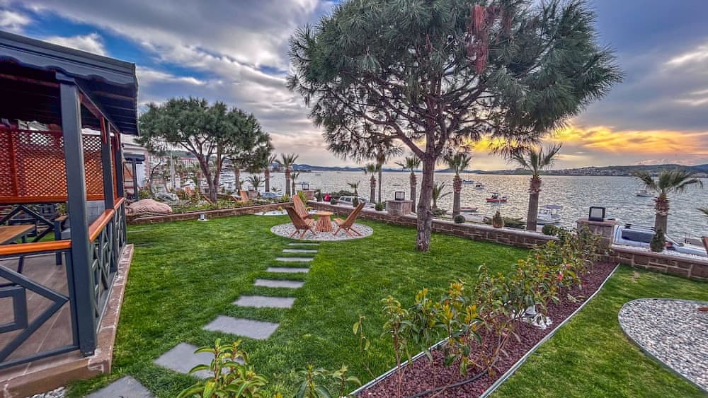 AYVALIK TRİNGO BUNGALOV